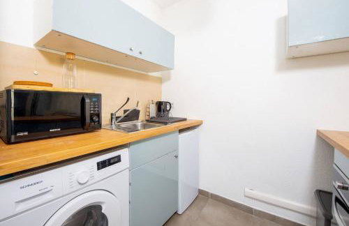 Studio Port Golfe-Juan Parking Wifi Climatisation Terrasse - Foto 4