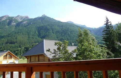 Spacieuse Maison 8 Pers à Serre Chevalier avec Jardin, Balcon et Cheminée - FR-1-762-39 - Foto 8