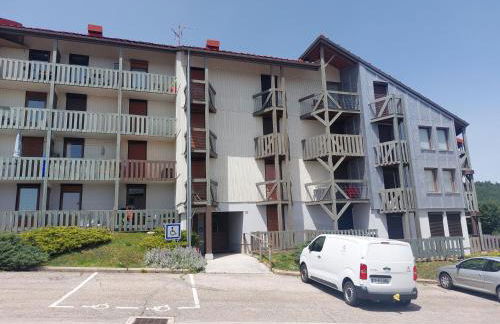 Studio rénové confort meublé 3 étoiles - Les Crêtets - Foto 7