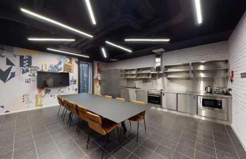 For Students Only Canvas Manchester - Foto 39