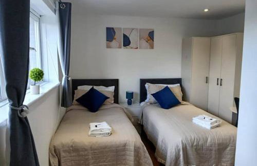 Modern & Spacious 3BR House Bracknell - Berkshire - Photo 56