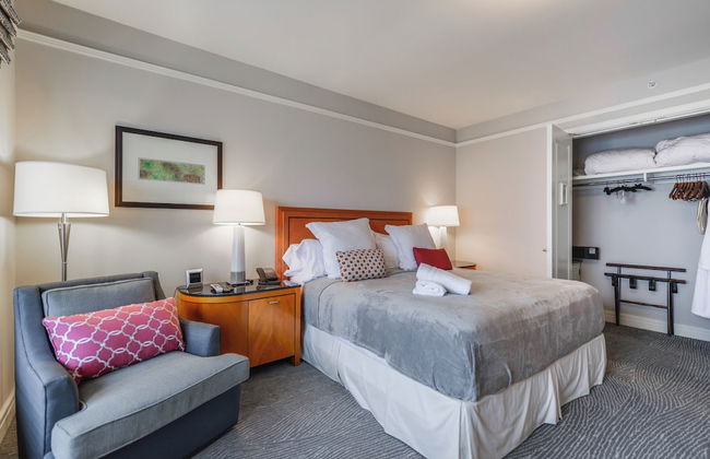 Luxury Condos at Four Seasons - Foto 6