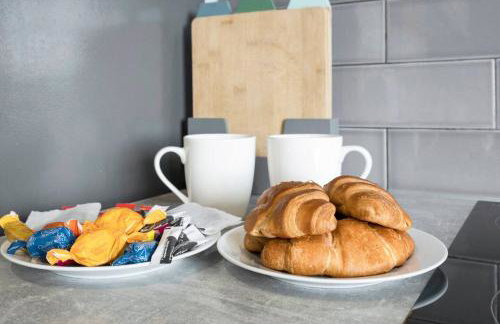 Stylish & Modern Apartment - Free Parking - WIFI - Foto 14