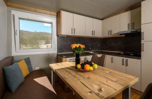 Cozy and Chic Little House with Pool Ivinj - 3 - Foto 2