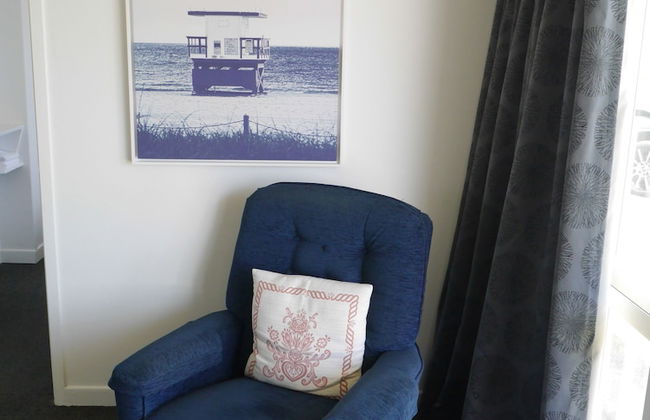 Raglan Palm Beach Motel - Photo 40