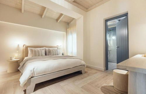 Salty Angel Sea Front Villa - Photo 4