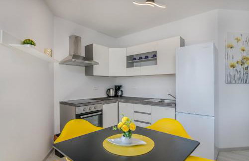 Apartments Villa "Aurea" with pool - Photo 18