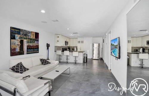 Modern condo wpool patio - Photo 12