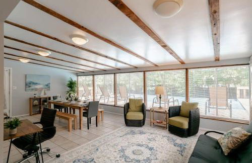 Private Pool & Yard Mins to Dining & University - Foto 10