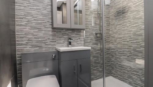 The Cabin - Private Car Park with CCTV - Fast WiFi - Peaceful Retreat with Views for Business or Couples - Foto 3, Shower