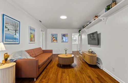 New England Nest - Modern 2BR Home with EV Charger - Foto 14