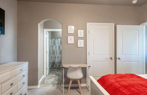 Sunset Retreat, Clean Modern 3BR, Garage, Near 191 - Foto 32