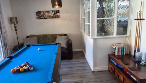 Alverstoke Manor - family home with pool table - Foto 3, Game Room