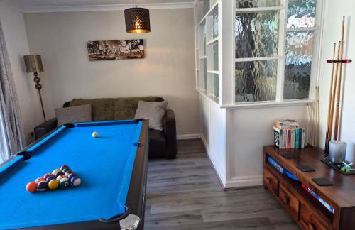 Alverstoke Manor - family home with pool table - Photo 3