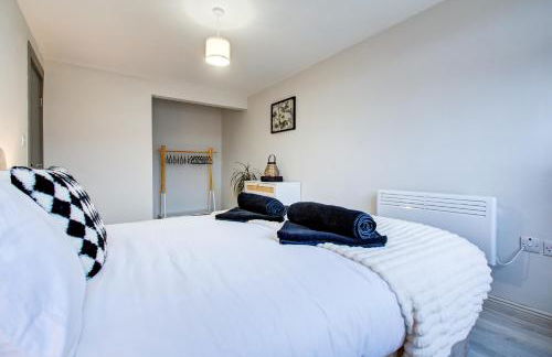 Modern 2 Bed in High Wycombe by ARP Homes, Ideal for Families or Business, Free Parking - Foto 9