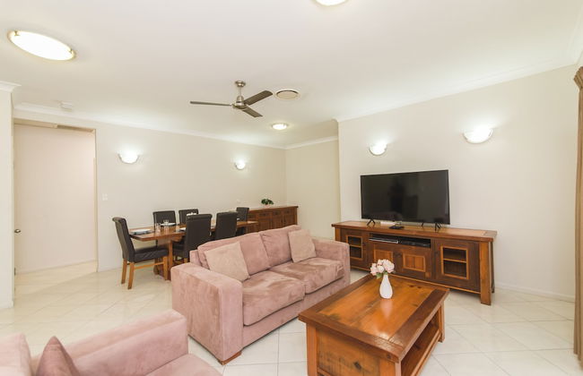 Apartments on Palmer - Photo 12