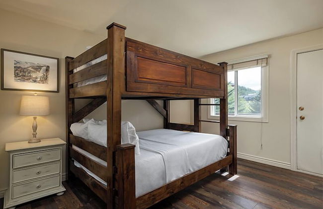 Enzian - CoralTree Residence Collection - Photo 17