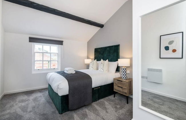 Host Apartments The Roscoe Carriage House - Photo 11