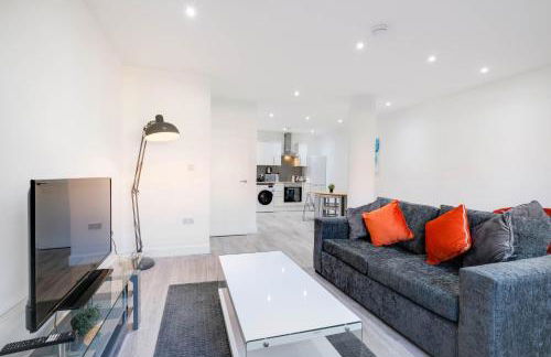 Luxurious 1 Bed Serviced Apartment with Wi-Fi - Photo 3