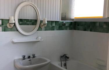 Maison charmante à Saint-Germain-de-Lusignan, parking privé - Foto 12