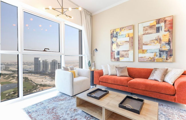 Elite LUX Holiday Homes - Serene Golf View Living 1 BHK in Damac Hills Dubai - Photo 3