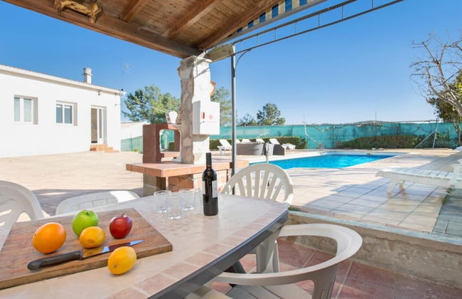 Alonso in Vidreres With 4 Bedrooms and 1 Bathrooms - Photo 3