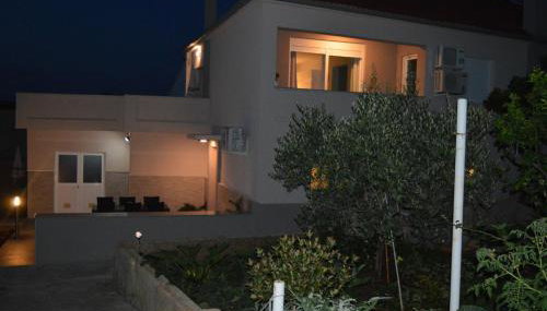 Apartman Talija - Foto 3, Garden view