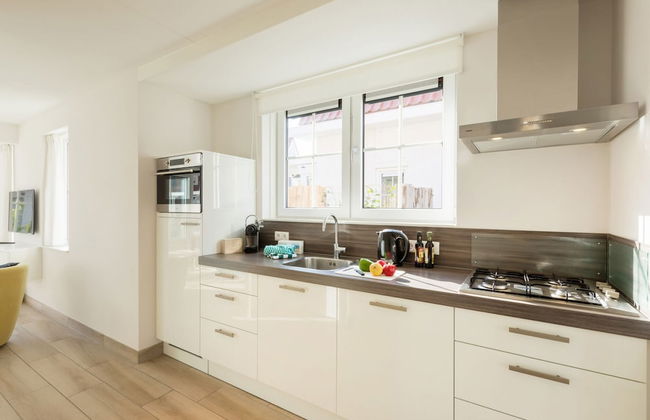 Luxury Villa, 2 Baths, nr Beach - Photo 7