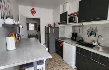 Appartement Quai Ouest, vue entrée port, Stationnement gratuit, Lits faits pour votre arrivée, serviettes de toilettes fournies - Foto 7