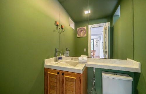 Atalaia SPA 1 Qto c/ Banheira by Achei Camboriú - Foto 13