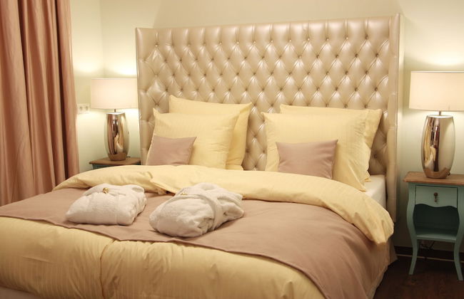 Mr.& Mrs. President - Photo 6