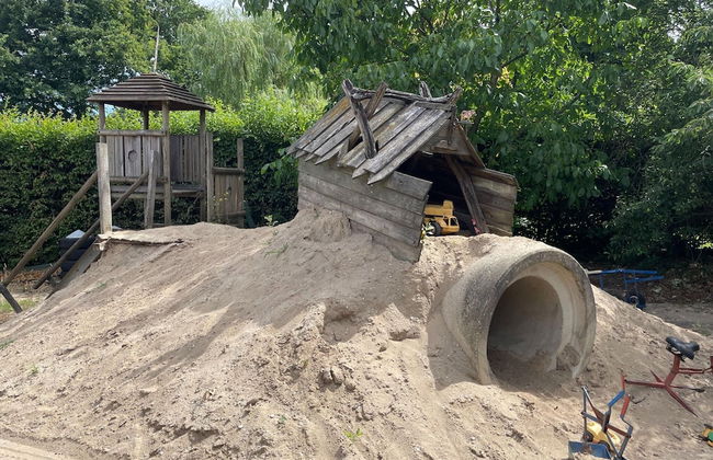 Uden Chalet With Scenic Terrace - Photo 10