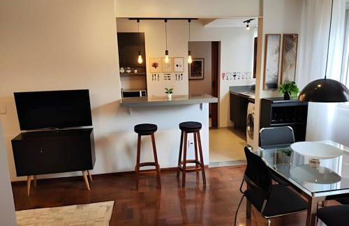 SUPERPRÁTICO-Amplo Apê com Garagem em bairro nobre - Foto 7