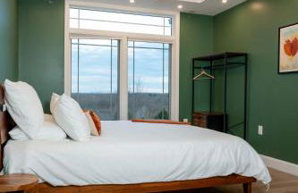 New Farmhouse, King Beds, Game Room, Hot Tub & View! - Foto 60