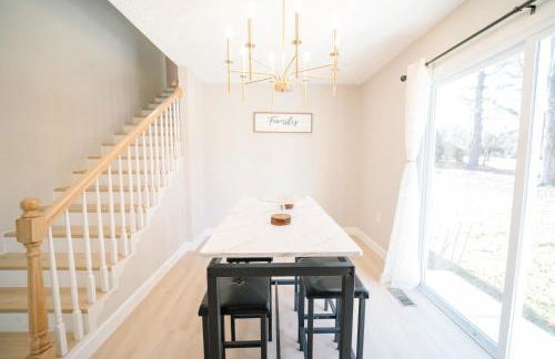 Spacious 10BR 5BA Free Parking Minutes to DC with Pool - Foto 18