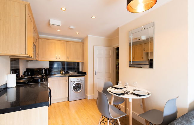 Velvet 1-bedroom Apartment With Balcony, Hoddesdon - Foto 30