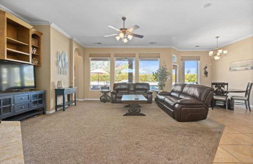 Spacious 4BR 3BA Home KING Suite Pool Sleeps 8 - Photo 3