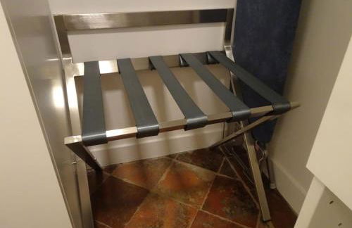 room five - parking, balnéothérapie, place nationale, un havre de paix - Foto 23