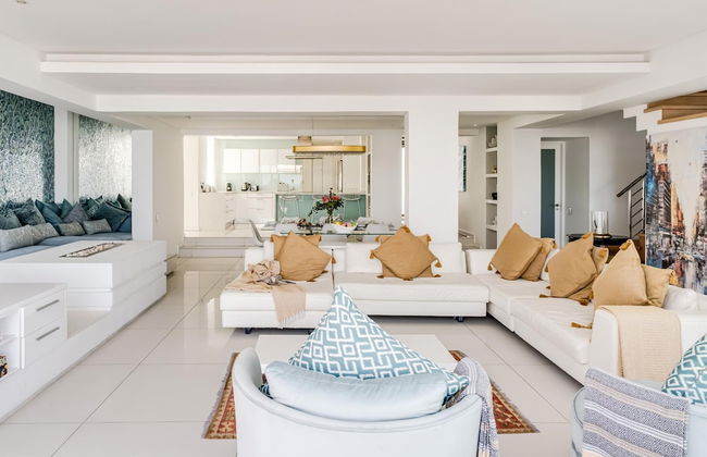 Villa Bleu Blanc in Camps Bay With Pool and Views - Foto 40