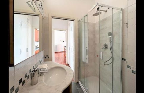 Larius Apartment Carate Urio - Photo 8