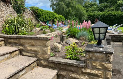 Richmond Hill Cottages, Exclusive 6 bedroom Farm House, Markington with heated pool - Photo 49