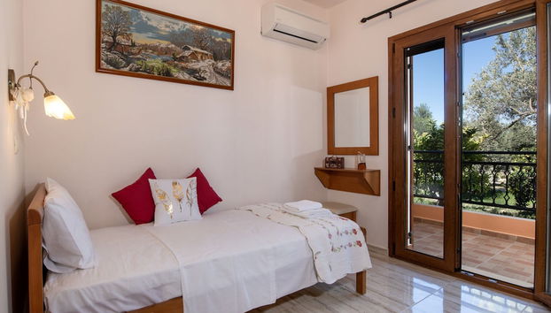 Villa in Crete Near Beach and Olive Groves - Foto 3, Habitación