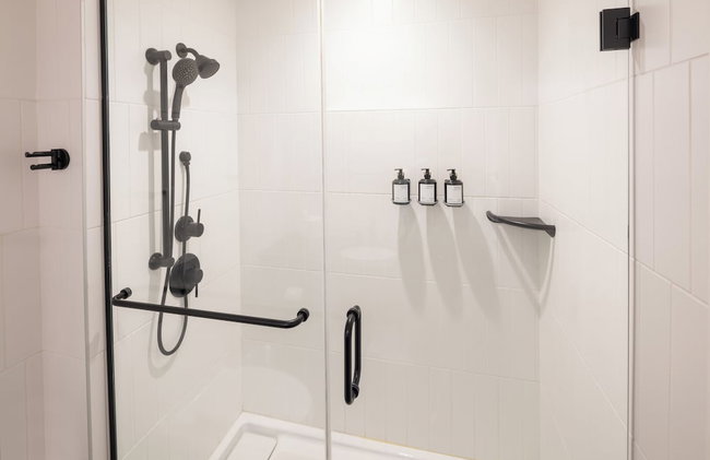 Revival Apartments English Bay - Photo 12