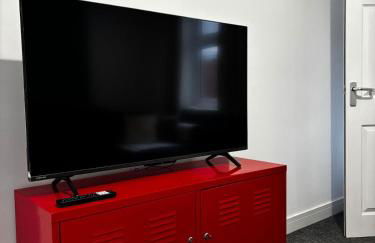 Comfortable 3BR Home, Guests 7, Fast Wi-Fi, & Nearby Pubs - Foto 11