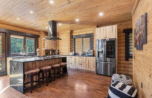 Log House Chalet, Volleyball field, Sauna, Hot Tub - Foto 32
