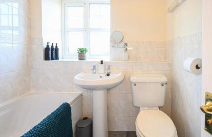 Bright 3BR House Ideal for Families & Groups - Foto 30