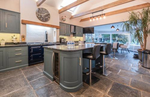 5BDR Luxe Villa By Torr Property Group Short Lets & Serviced Accommodation With Free Parking & River View Stratford-Upon-Avon - Foto 40