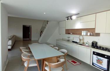 Luxuosa casa, a 150m da praia - Foto 15