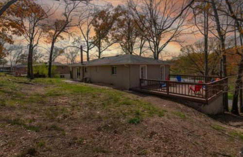 Travis' Place - Convenient and Affordable Location - Foto 31