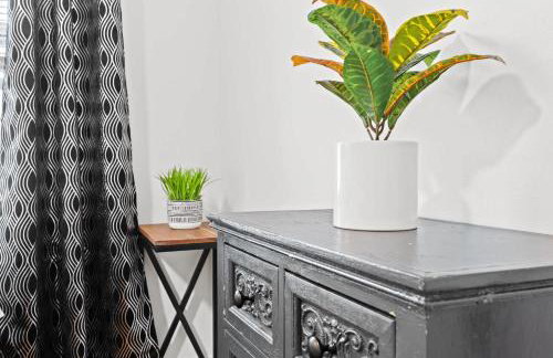 2 Charming Units Close to Downtown & Expo Center - Foto 55